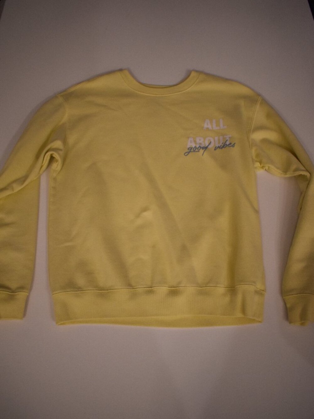 Women's Yellow Graphic Sweatshirt Good Vibes Crew Neck Pullover Fleece Sz Small